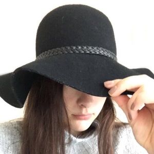 Felt hat